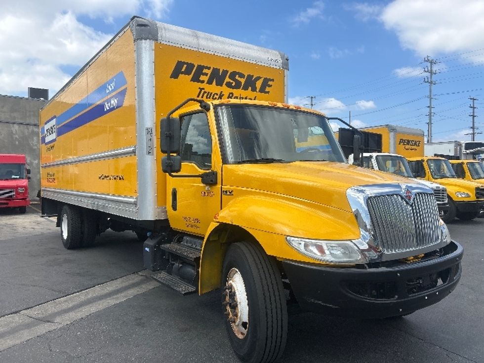 Medium Duty Box Truck-Light and Medium Duty Trucks-International-2021-MV607-La Mirada-CA-253,406\n\t\tmiles-$ 35,500 - Image 1