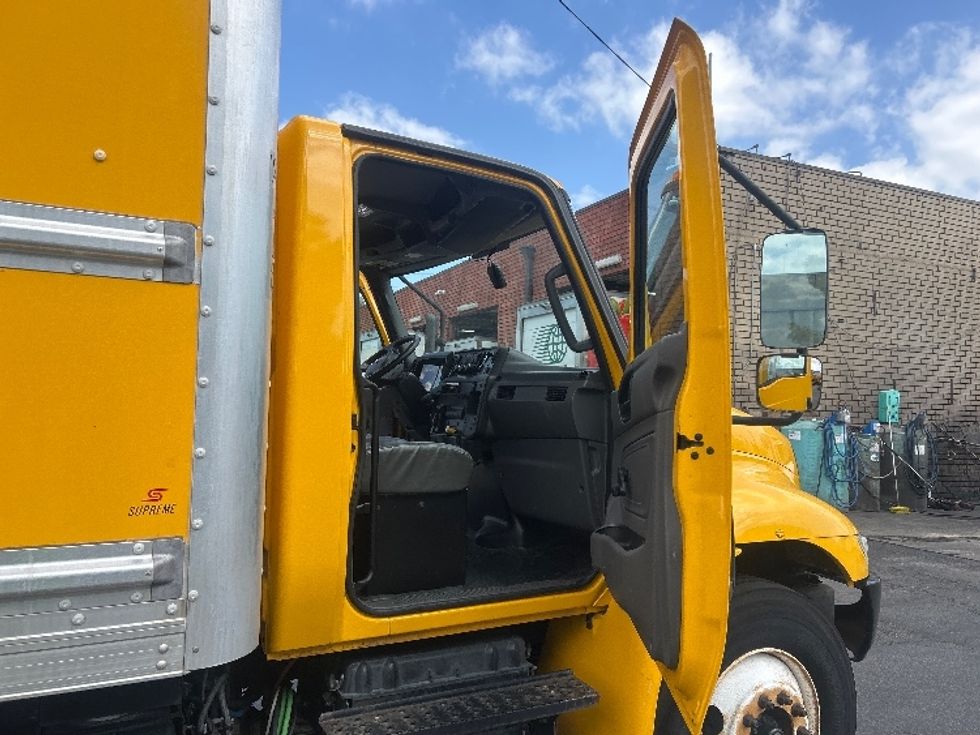 Medium Duty Box Truck-Light and Medium Duty Trucks-International-2021-MV607-La Mirada-CA-253,406\n\t\tmiles-$ 35,500 - Image 20
