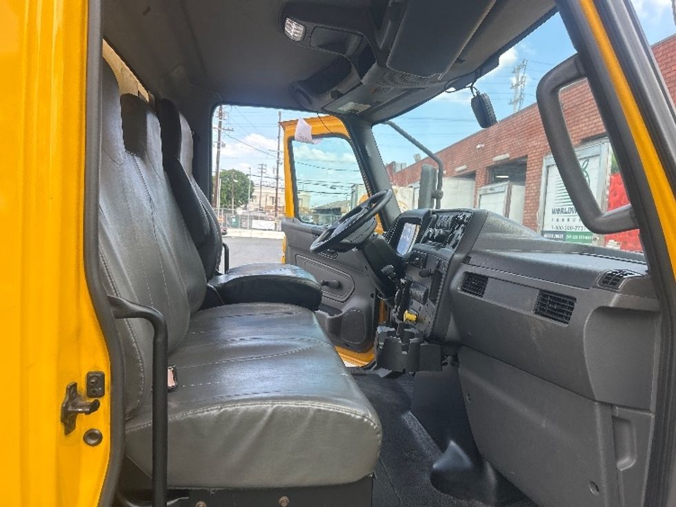 Medium Duty Box Truck-Light and Medium Duty Trucks-International-2021-MV607-La Mirada-CA-253,406\n\t\tmiles-$ 35,500 - Image 22