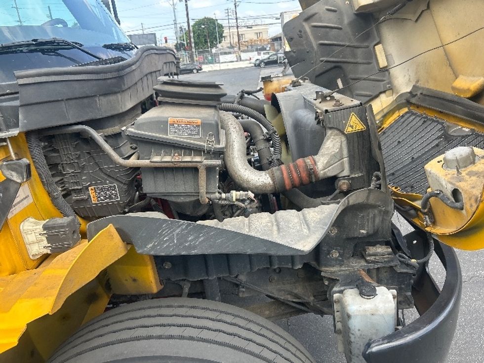 Medium Duty Box Truck-Light and Medium Duty Trucks-International-2021-MV607-La Mirada-CA-253,406\n\t\tmiles-$ 35,500 - Image 23