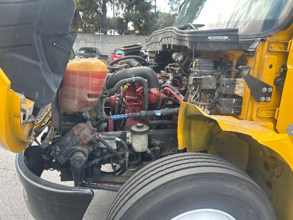 Medium Duty Box Truck-Light and Medium Duty Trucks-International-2021-MV607-La Mirada-CA-253,406\n\t\tmiles-$ 35,500 - Image 24