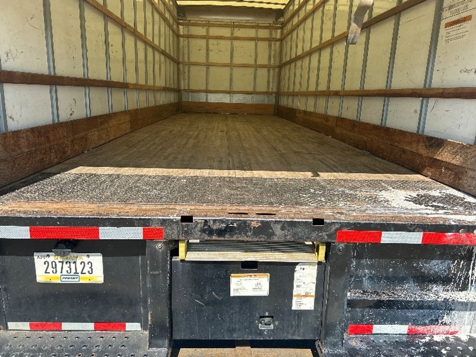 Medium Duty Box Truck-Light and Medium Duty Trucks-International-2021-MV607-La Porte-IN-162,570\n\t\tmiles-$ 47,750 - Image 10