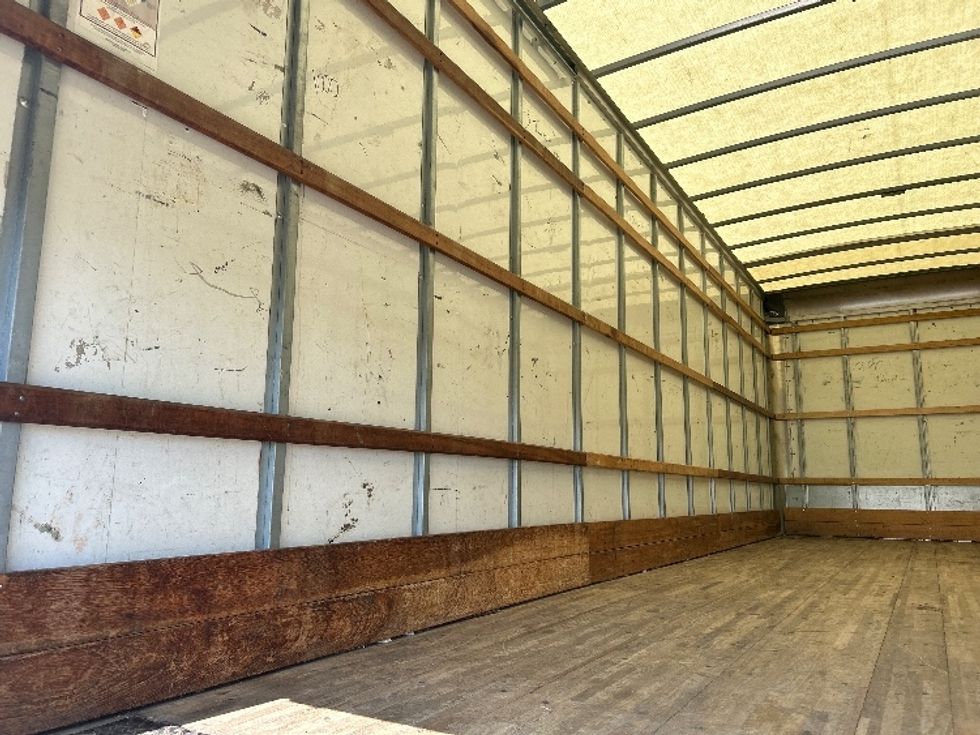 Medium Duty Box Truck-Light and Medium Duty Trucks-International-2021-MV607-La Porte-IN-162,570\n\t\tmiles-$ 47,750 - Image 11