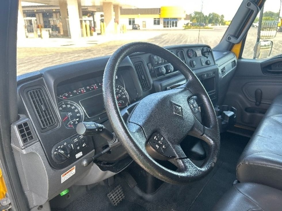 Medium Duty Box Truck-Light and Medium Duty Trucks-International-2021-MV607-La Porte-IN-162,570\n\t\tmiles-$ 47,750 - Image 17