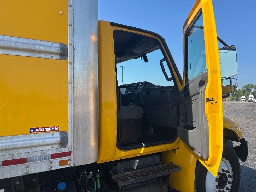 Medium Duty Box Truck-Light and Medium Duty Trucks-International-2021-MV607-La Porte-IN-162,570\n\t\tmiles-$ 47,750 - Image 20
