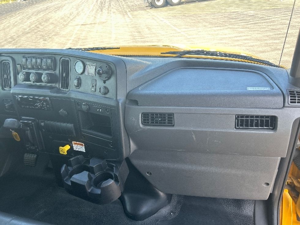 Medium Duty Box Truck-Light and Medium Duty Trucks-International-2021-MV607-La Porte-IN-162,570\n\t\tmiles-$ 47,750 - Image 21