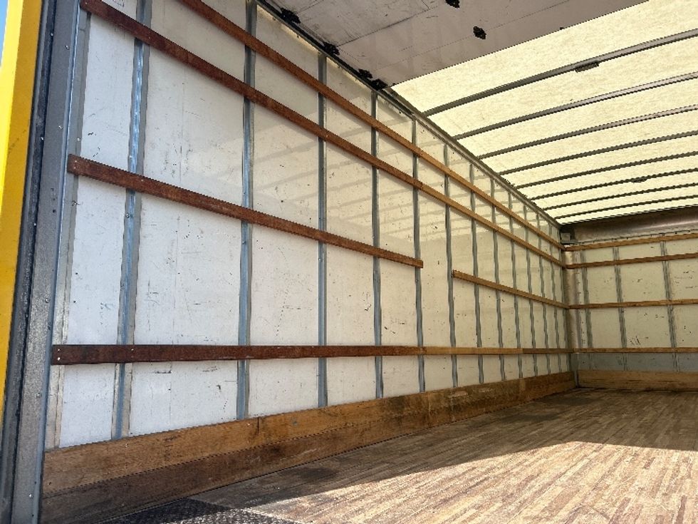 Medium Duty Box Truck-Light and Medium Duty Trucks-International-2021-MV607-La Porte-IN-200,410\n\t\tmiles-$ 42,750 - Image 11