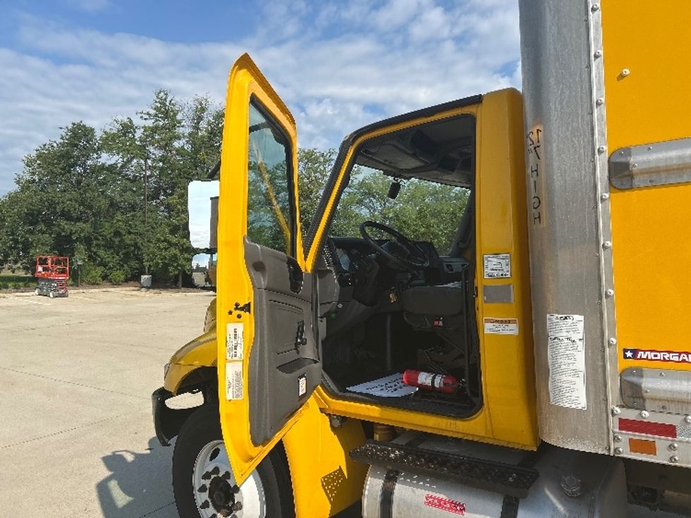 Medium Duty Box Truck-Light and Medium Duty Trucks-International-2021-MV607-La Porte-IN-200,410\n\t\tmiles-$ 42,750 - Image 16