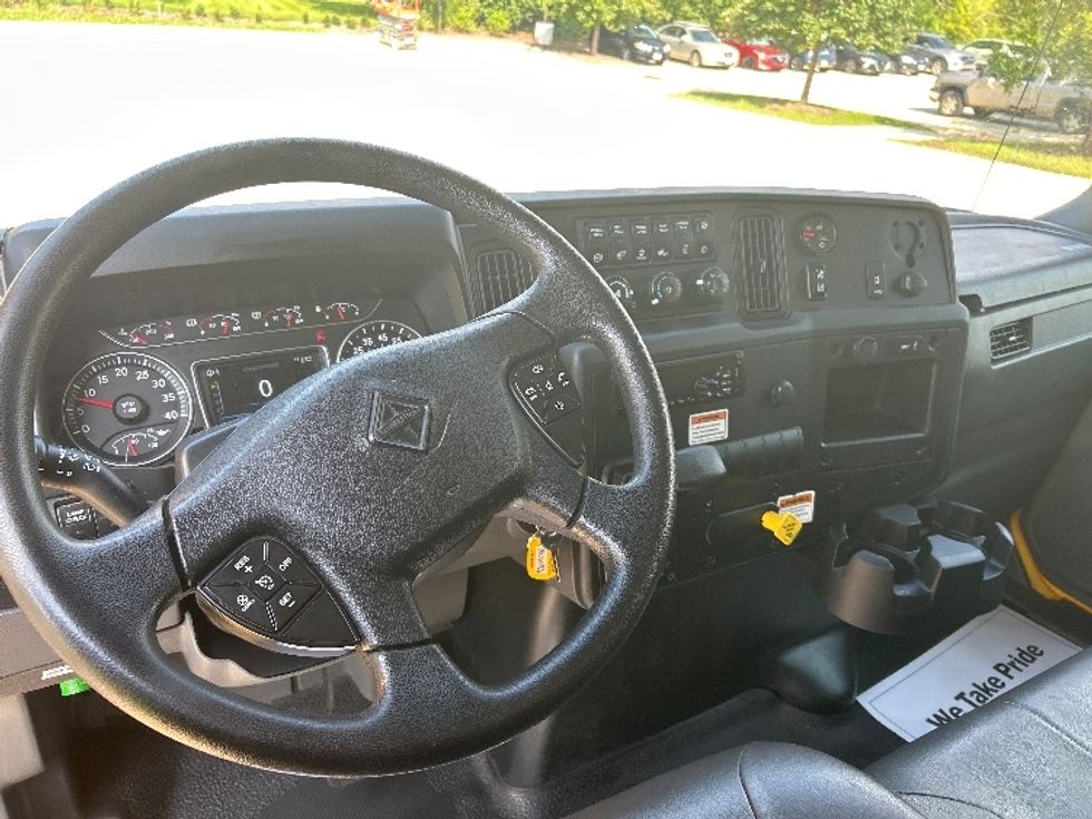 Medium Duty Box Truck-Light and Medium Duty Trucks-International-2021-MV607-La Porte-IN-200,410\n\t\tmiles-$ 42,750 - Image 17