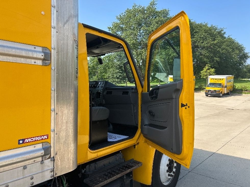 Medium Duty Box Truck-Light and Medium Duty Trucks-International-2021-MV607-La Porte-IN-200,410\n\t\tmiles-$ 42,750 - Image 20