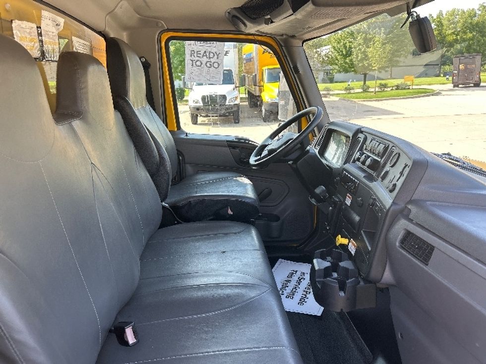 Medium Duty Box Truck-Light and Medium Duty Trucks-International-2021-MV607-La Porte-IN-200,410\n\t\tmiles-$ 42,750 - Image 22