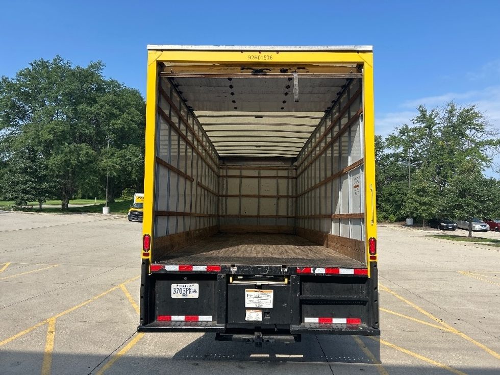 Medium Duty Box Truck-Light and Medium Duty Trucks-International-2021-MV607-La Porte-IN-200,410\n\t\tmiles-$ 42,750 - Image 8