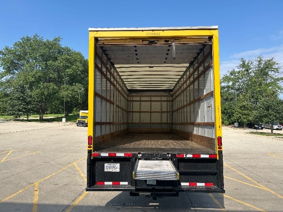 Medium Duty Box Truck-Light and Medium Duty Trucks-International-2021-MV607-La Porte-IN-200,410\n\t\tmiles-$ 42,750 - Image 9