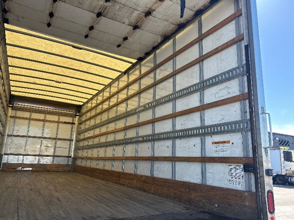 Medium Duty Box Truck-Light and Medium Duty Trucks-International-2021-MV607-La Porte-IN-206,233\n\t\tmiles-$ 48,750 - Image 12