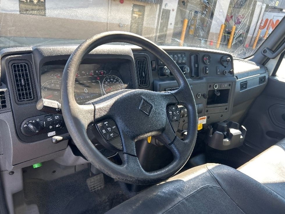 Medium Duty Box Truck-Light and Medium Duty Trucks-International-2021-MV607-La Porte-IN-206,233\n\t\tmiles-$ 48,750 - Image 17