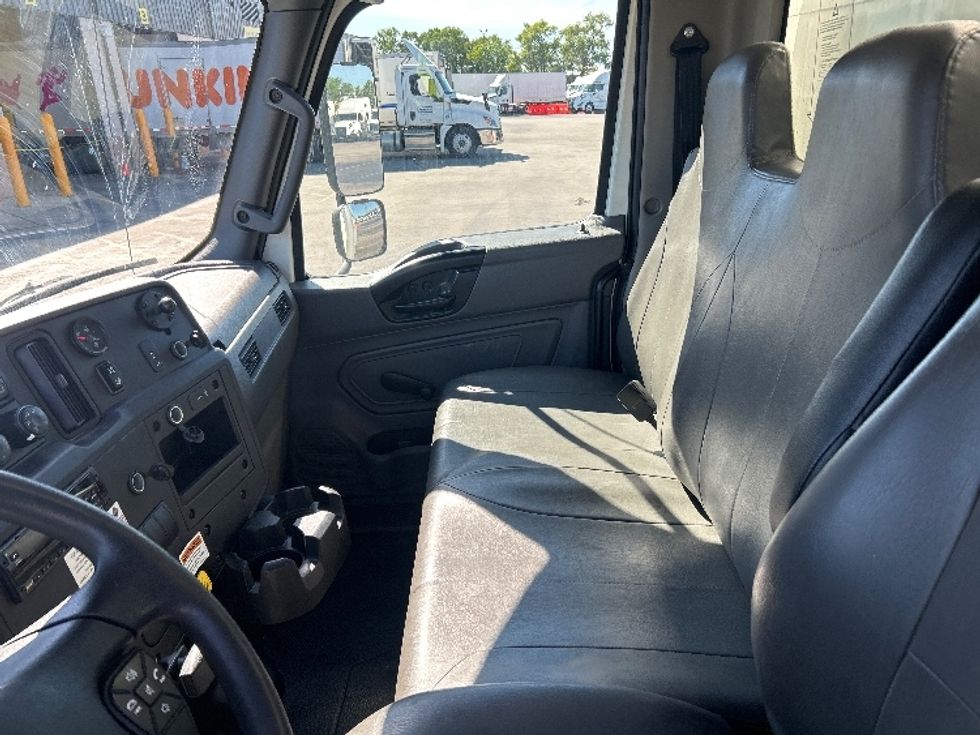 Medium Duty Box Truck-Light and Medium Duty Trucks-International-2021-MV607-La Porte-IN-206,233\n\t\tmiles-$ 48,750 - Image 19