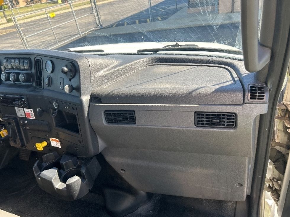 Medium Duty Box Truck-Light and Medium Duty Trucks-International-2021-MV607-La Porte-IN-206,233\n\t\tmiles-$ 48,750 - Image 21