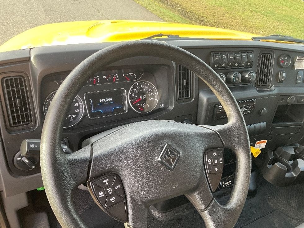 Medium Duty Box Truck-Light and Medium Duty Trucks-International-2021-MV607-Lacey-WA-141,345\n\t\tmiles-$ 44,500 - Image 16