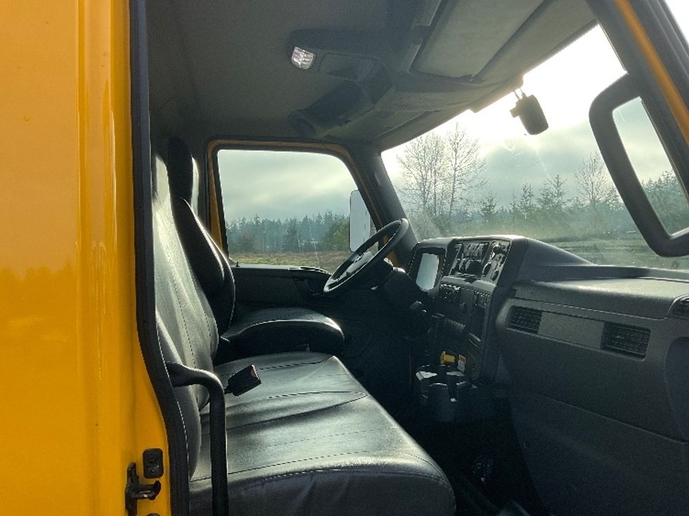Medium Duty Box Truck-Light and Medium Duty Trucks-International-2021-MV607-Lacey-WA-141,345\n\t\tmiles-$ 44,500 - Image 21