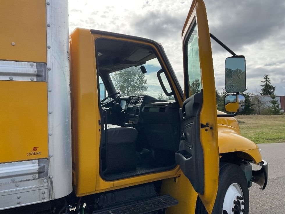 Medium Duty Box Truck-Light and Medium Duty Trucks-International-2021-MV607-Lacey-WA-259,030\n\t\tmiles-$ 31,750 - Image 20