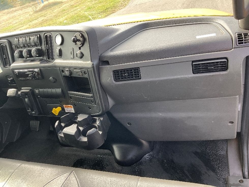 Medium Duty Box Truck-Light and Medium Duty Trucks-International-2021-MV607-Lacey-WA-259,030\n\t\tmiles-$ 31,750 - Image 21