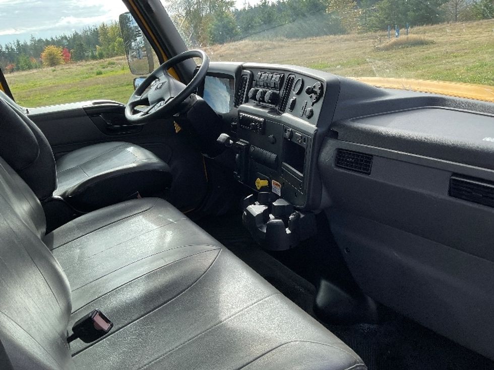 Medium Duty Box Truck-Light and Medium Duty Trucks-International-2021-MV607-Lacey-WA-259,030\n\t\tmiles-$ 31,750 - Image 22