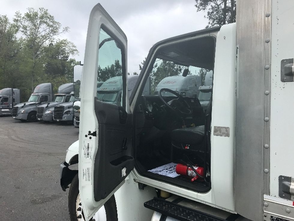 Medium Duty Box Truck-Light and Medium Duty Trucks-International-2021-MV607-Ladson-SC-149,963\n\t\tmiles-$ 63,000 - Image 16