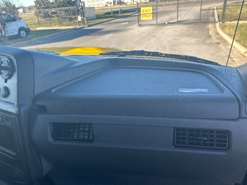 Medium Duty Box Truck-Light and Medium Duty Trucks-International-2021-MV607-Lafayette-LA-165,526\n\t\tmiles-$ 47,250 - Image 21