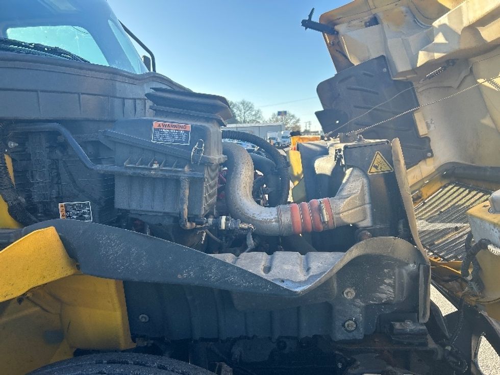 Medium Duty Box Truck-Light and Medium Duty Trucks-International-2021-MV607-Lafayette-LA-165,526\n\t\tmiles-$ 47,250 - Image 23