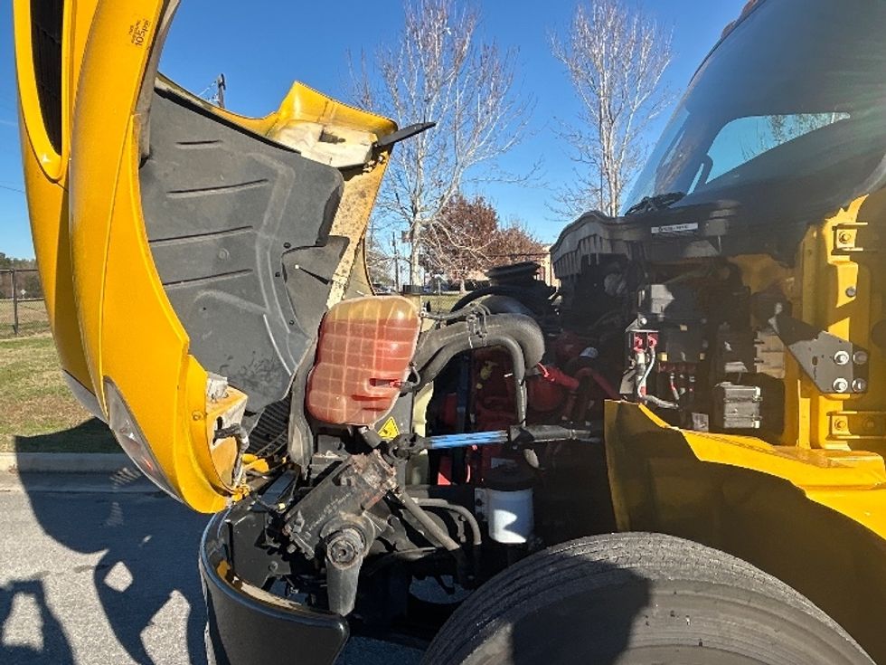 Medium Duty Box Truck-Light and Medium Duty Trucks-International-2021-MV607-Lafayette-LA-165,526\n\t\tmiles-$ 47,250 - Image 24