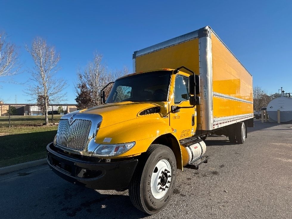 Medium Duty Box Truck-Light and Medium Duty Trucks-International-2021-MV607-Lafayette-LA-165,526\n\t\tmiles-$ 47,250 - Image 3