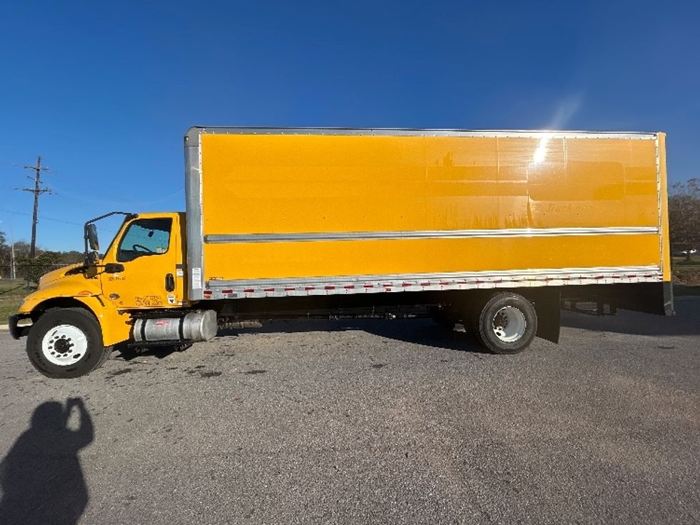 Medium Duty Box Truck-Light and Medium Duty Trucks-International-2021-MV607-Lafayette-LA-165,526\n\t\tmiles-$ 47,250 - Image 4