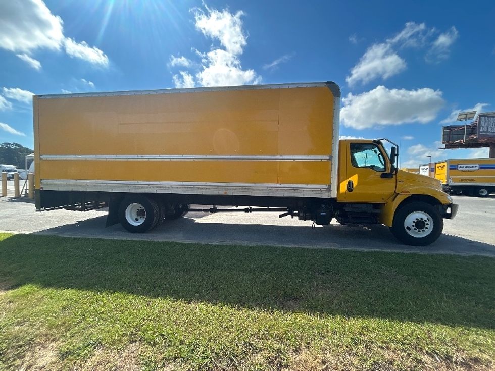Medium Duty Box Truck-Light and Medium Duty Trucks-International-2021-MV607-Lafayette-LA-195,603\n\t\tmiles-$ 46,000 - Image 12