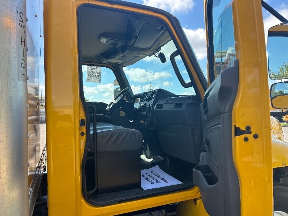Medium Duty Box Truck-Light and Medium Duty Trucks-International-2021-MV607-Lafayette-LA-195,603\n\t\tmiles-$ 46,000 - Image 17