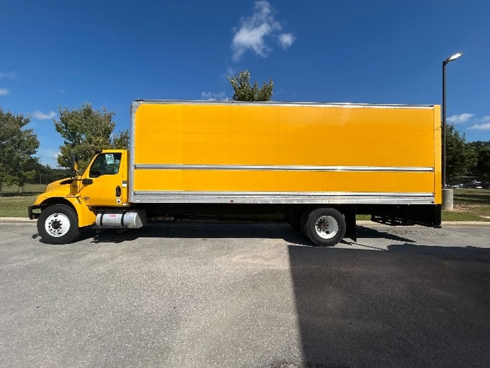 Medium Duty Box Truck-Light and Medium Duty Trucks-International-2021-MV607-Lafayette-LA-195,603\n\t\tmiles-$ 46,000 - Image 4