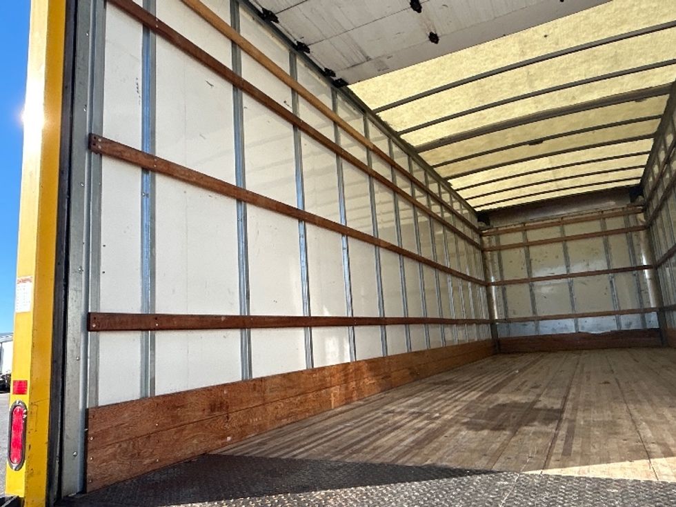 Medium Duty Box Truck-Light and Medium Duty Trucks-International-2021-MV607-Lafayette-LA-210,715\n\t\tmiles-$ 40,750 - Image 11