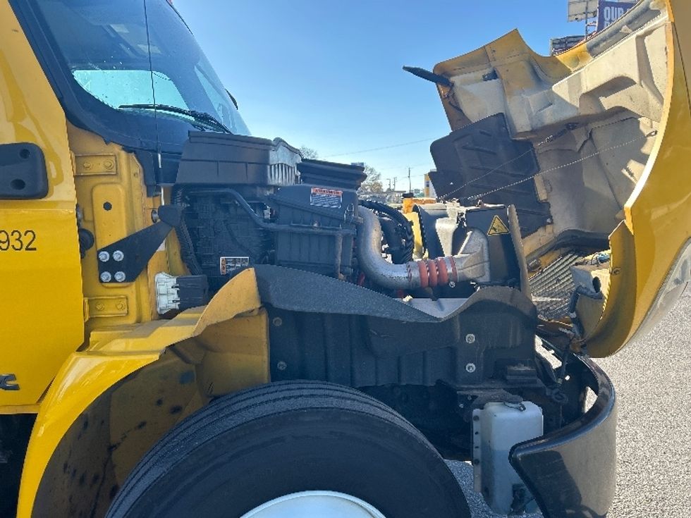 Medium Duty Box Truck-Light and Medium Duty Trucks-International-2021-MV607-Lafayette-LA-210,715\n\t\tmiles-$ 40,750 - Image 23