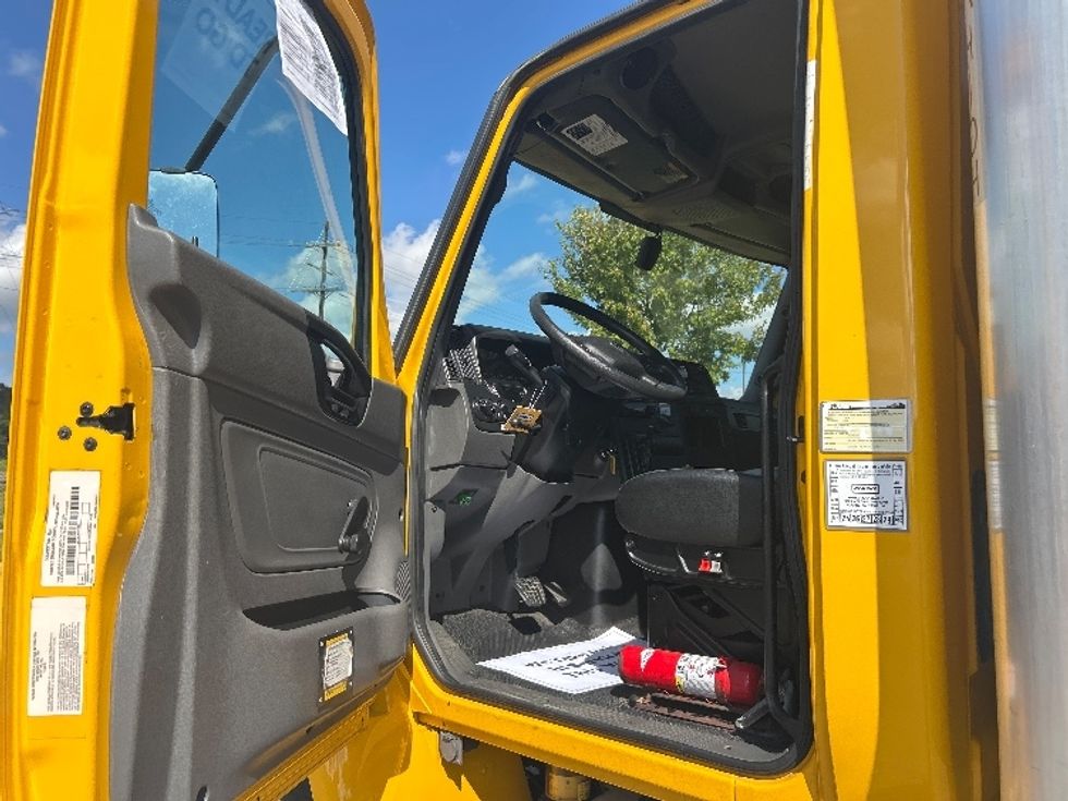 Medium Duty Box Truck-Light and Medium Duty Trucks-International-2021-MV607-Lafayette-LA-233,738\n\t\tmiles-$ 40,500 - Image 12
