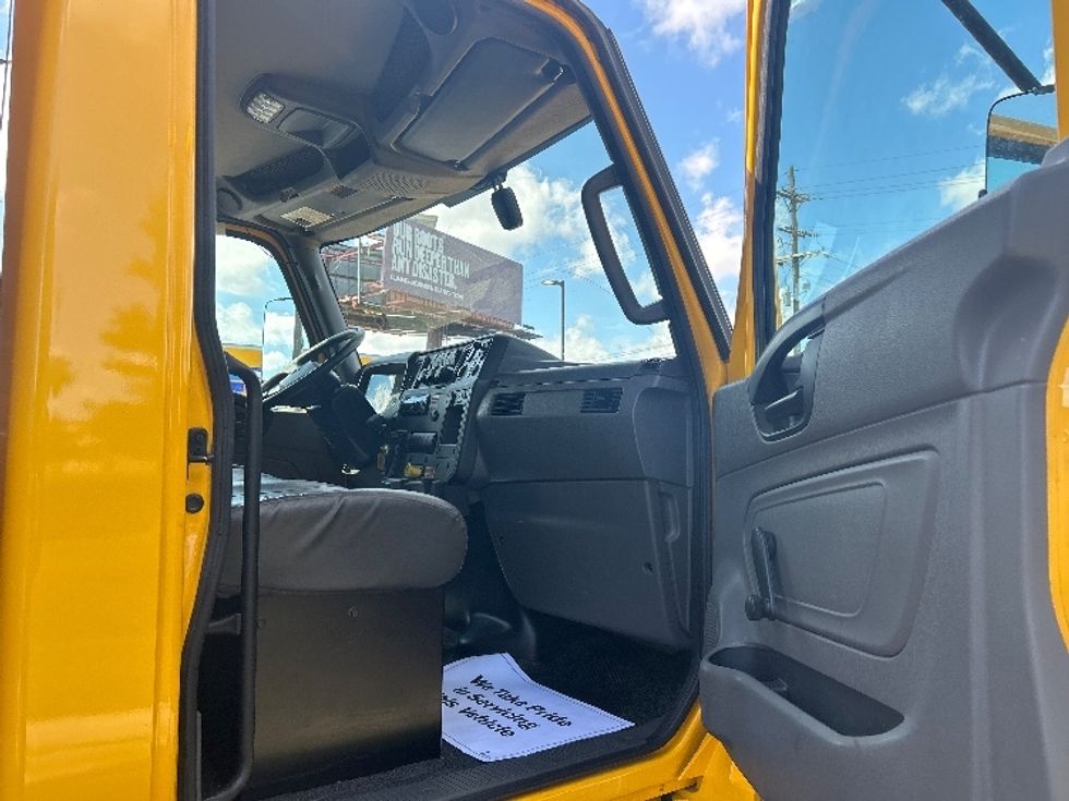 Medium Duty Box Truck-Light and Medium Duty Trucks-International-2021-MV607-Lafayette-LA-233,738\n\t\tmiles-$ 40,500 - Image 16