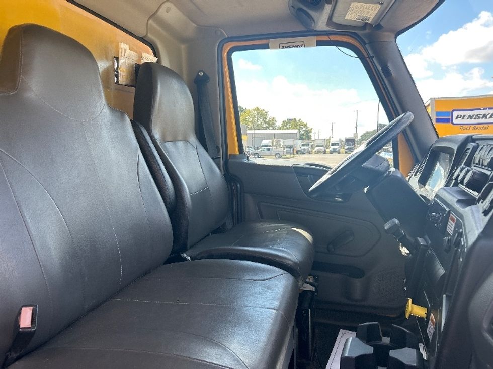 Medium Duty Box Truck-Light and Medium Duty Trucks-International-2021-MV607-Lafayette-LA-233,738\n\t\tmiles-$ 40,500 - Image 18