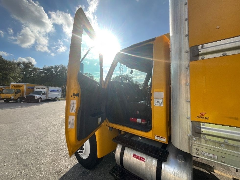 Medium Duty Box Truck-Light and Medium Duty Trucks-International-2021-MV607-Lakeland-FL-216,167\n\t\tmiles-$ 40,000 - Image 16