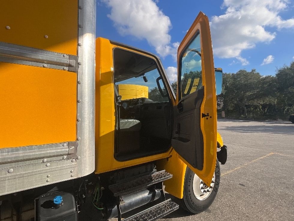 Medium Duty Box Truck-Light and Medium Duty Trucks-International-2021-MV607-Lakeland-FL-216,167\n\t\tmiles-$ 40,000 - Image 20