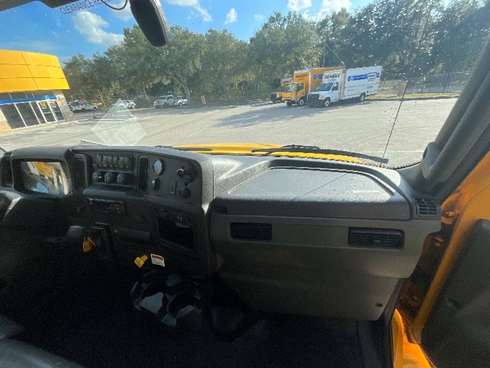 Medium Duty Box Truck-Light and Medium Duty Trucks-International-2021-MV607-Lakeland-FL-216,167\n\t\tmiles-$ 40,000 - Image 21