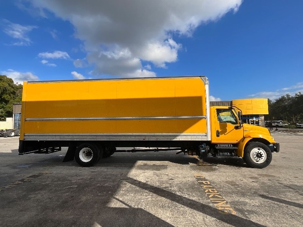 Medium Duty Box Truck-Light and Medium Duty Trucks-International-2021-MV607-Lakeland-FL-216,167\n\t\tmiles-$ 40,000 - Image 4