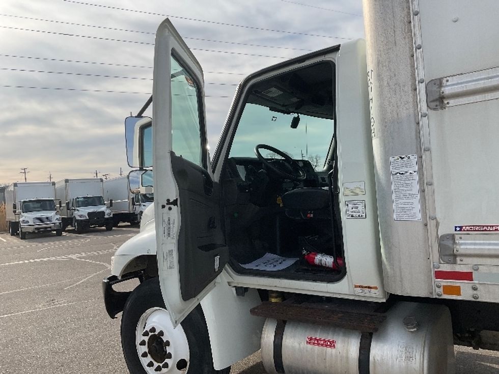 Medium Duty Box Truck-Light and Medium Duty Trucks-International-2021-MV607-Lansing-MI-126,918\n\t\tmiles-$ 63,500 - Image 16