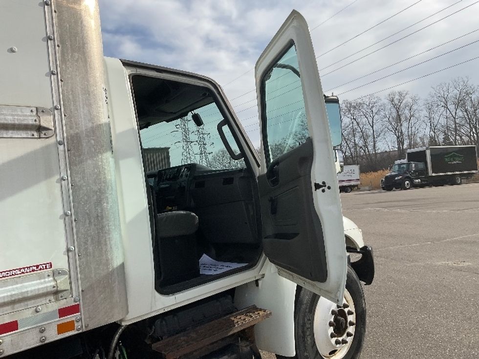 Medium Duty Box Truck-Light and Medium Duty Trucks-International-2021-MV607-Lansing-MI-126,918\n\t\tmiles-$ 63,500 - Image 20