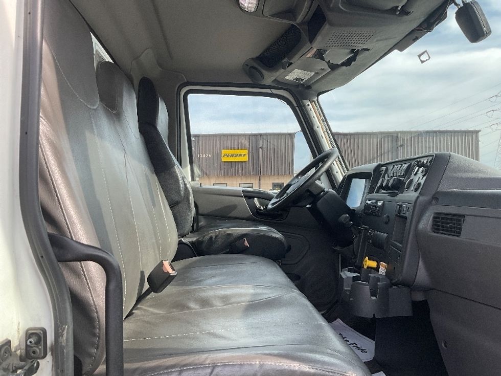 Medium Duty Box Truck-Light and Medium Duty Trucks-International-2021-MV607-Lansing-MI-126,918\n\t\tmiles-$ 63,500 - Image 22
