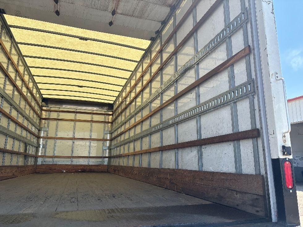 Medium Duty Box Truck-Light and Medium Duty Trucks-International-2021-MV607-Lansing-MI-149,350\n\t\tmiles-$ 61,250 - Image 12