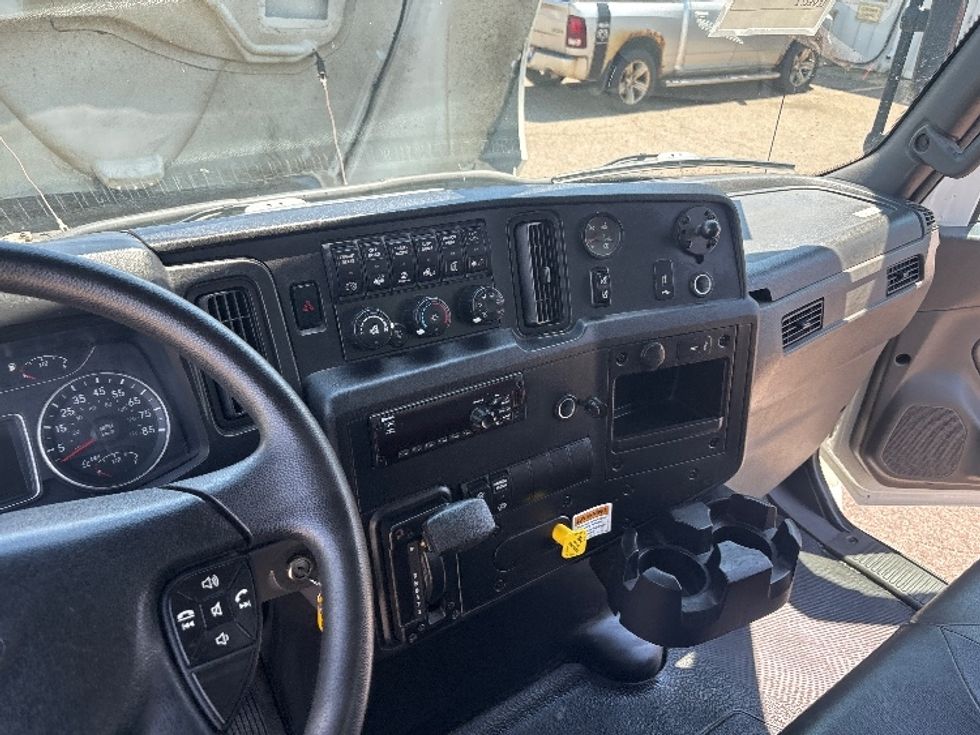 Medium Duty Box Truck-Light and Medium Duty Trucks-International-2021-MV607-Lansing-MI-149,350\n\t\tmiles-$ 61,250 - Image 18