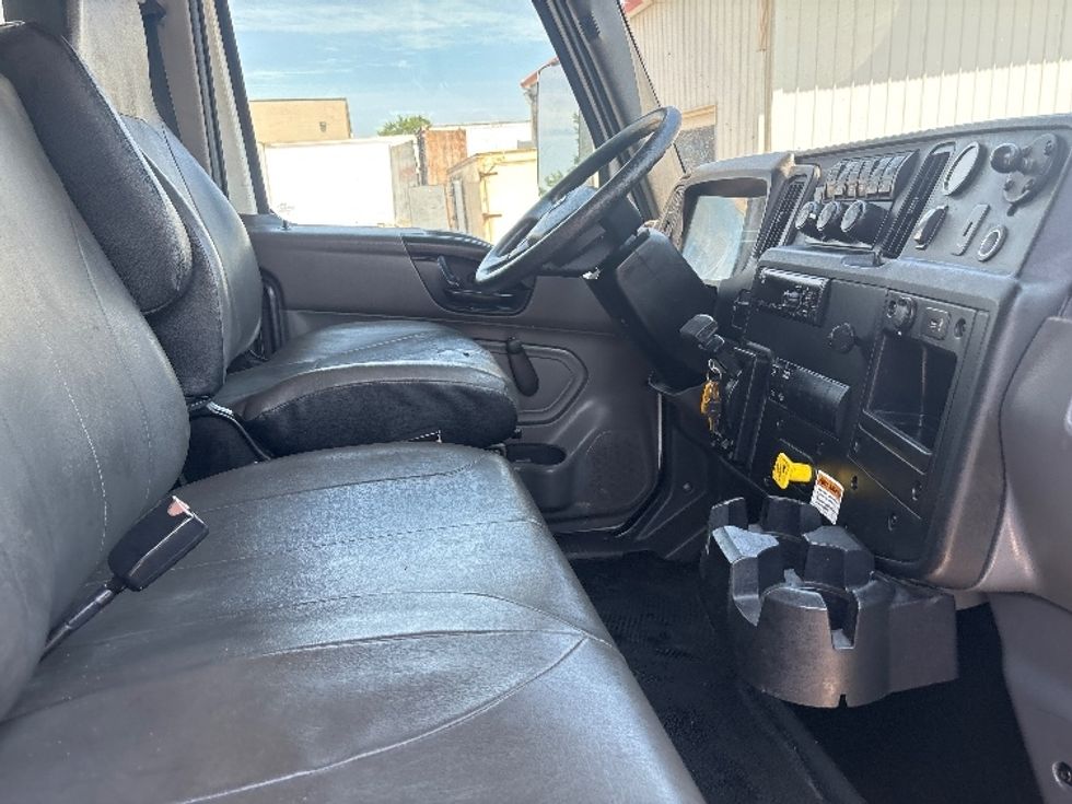 Medium Duty Box Truck-Light and Medium Duty Trucks-International-2021-MV607-Lansing-MI-149,350\n\t\tmiles-$ 61,250 - Image 22